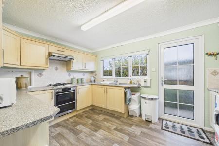 2 bedroom Park home for sale in Barton Broads Park, Barton-upon-Humber, North Lincolnshire, DN18