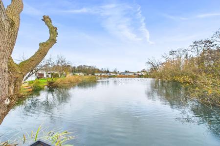 2 bedroom Park home for sale in Barton Broads Park, Barton-upon-Humber, North Lincolnshire, DN18