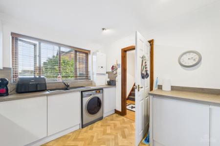 3 bedroom Semi-detached house for sale in Hawthorn Rise, Barrow-upon-Humber, North Lincolnshire, DN19