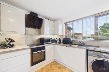 3 bedroom Semi-detached house for sale in Hawthorn Rise, Barrow-upon-Humber, North Lincolnshire, DN19