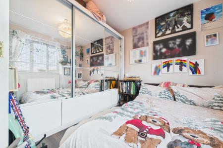 3 bedroom Semi-detached house for sale in Hawthorn Rise, Barrow-upon-Humber, North Lincolnshire, DN19