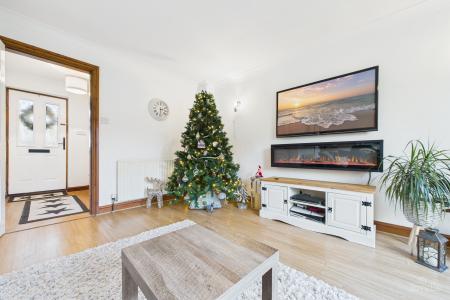 3 bedroom Semi-detached house for sale in Hawthorn Rise, Barrow-upon-Humber, North Lincolnshire, DN19