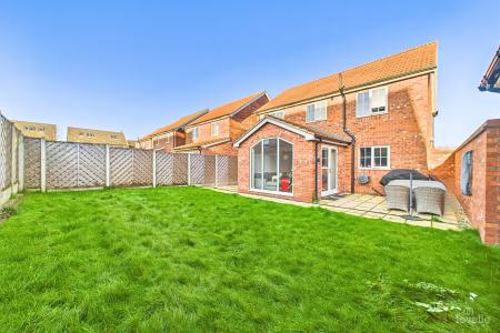 4 bedroom Detached house for sale in Canberra View, Barton-upon-Humber, North Lincolnshire, DN18