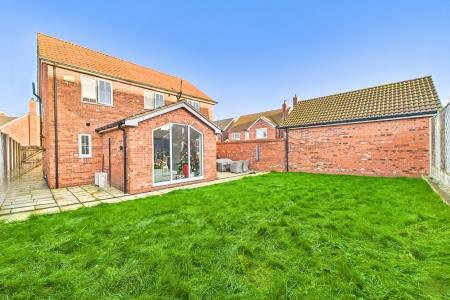 4 bedroom Detached house for sale in Canberra View, Barton-upon-Humber, North Lincolnshire, DN18