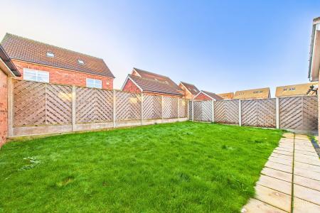 4 bedroom Detached house for sale in Canberra View, Barton-upon-Humber, North Lincolnshire, DN18