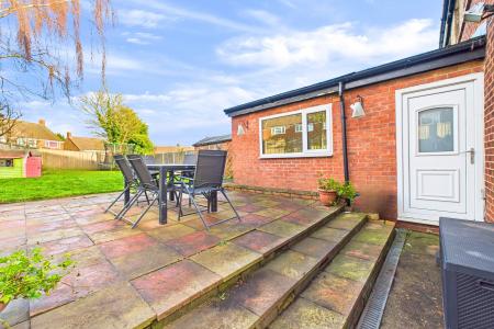 3 bedroom Semi-detached house for sale in Grange Avenue, Barton-upon-Humber, North Lincolnshire, DN18