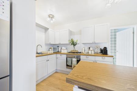 3 bedroom Semi-detached house for sale in Grange Avenue, Barton-upon-Humber, North Lincolnshire, DN18