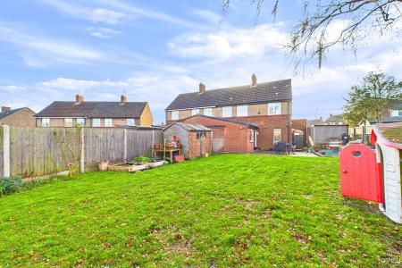 3 bedroom Semi-detached house for sale in Grange Avenue, Barton-upon-Humber, North Lincolnshire, DN18