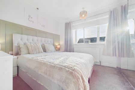 3 bedroom Semi-detached house for sale in Grange Avenue, Barton-upon-Humber, North Lincolnshire, DN18