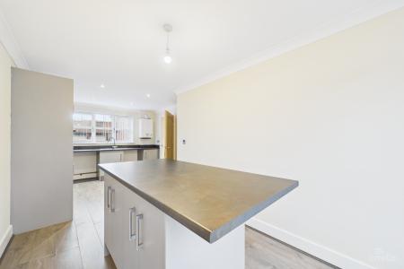 4 bedroom Semi-detached house for sale in Bayleaf Lane, Barton-upon-Humber, North Lincolnshire, DN18