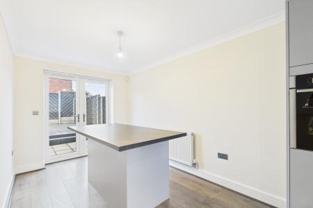 4 bedroom Semi-detached house for sale in Bayleaf Lane, Barton-upon-Humber, North Lincolnshire, DN18