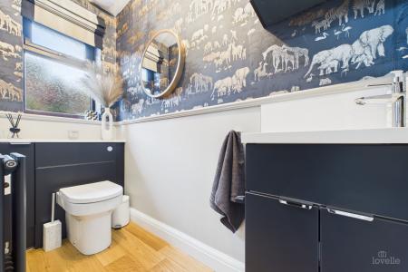 4 bedroom Detached house for sale in Oak Grove, Barrow-upon-Humber, North Lincolnshire, DN19