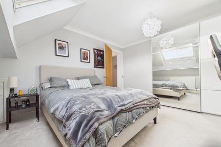 4 bedroom Detached house for sale in Oak Grove, Barrow-upon-Humber, North Lincolnshire, DN19