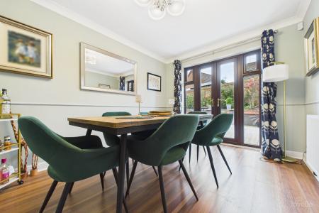 4 bedroom Detached house for sale in Oak Grove, Barrow-upon-Humber, North Lincolnshire, DN19