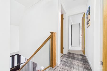 4 bedroom Detached house for sale in Oak Grove, Barrow-upon-Humber, North Lincolnshire, DN19