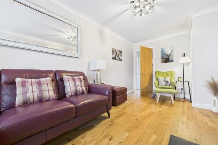 4 bedroom Detached house for sale in Oak Grove, Barrow-upon-Humber, North Lincolnshire, DN19