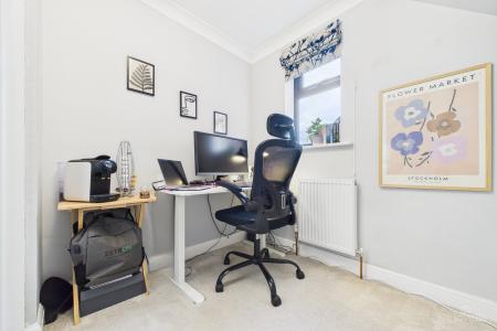 4 bedroom Detached house for sale in Oak Grove, Barrow-upon-Humber, North Lincolnshire, DN19