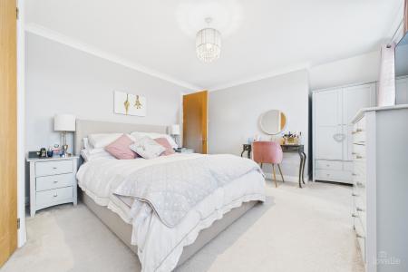 4 bedroom Detached house for sale in Oak Grove, Barrow-upon-Humber, North Lincolnshire, DN19