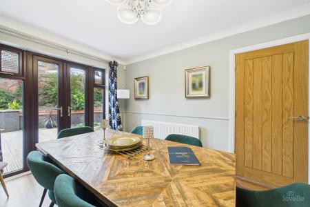 4 bedroom Detached house for sale in Oak Grove, Barrow-upon-Humber, North Lincolnshire, DN19