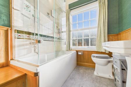 4 bedroom Semi-detached house for sale in Queen Street, Barton-upon-Humber, North Lincolnshire, DN18