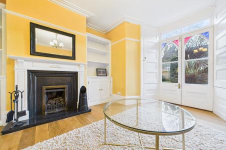 4 bedroom Semi-detached house for sale in Queen Street, Barton-upon-Humber, North Lincolnshire, DN18