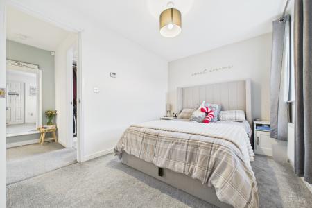 3 bedroom Semi-detached house for sale in Grange View, Winterton, North Lincolnshire, DN15