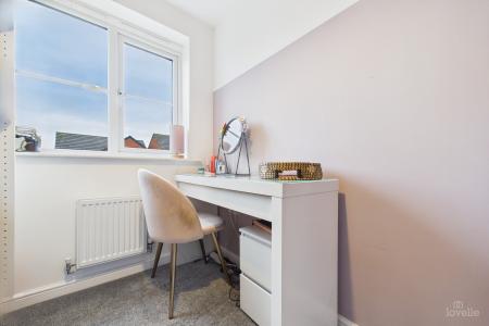 3 bedroom Semi-detached house for sale in Grange View, Winterton, North Lincolnshire, DN15