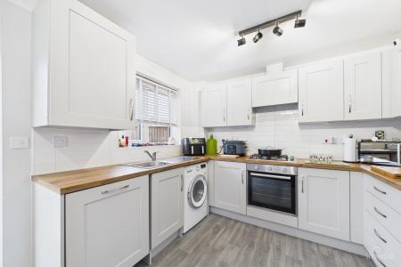 3 bedroom Semi-detached house for sale in Grange View, Winterton, North Lincolnshire, DN15