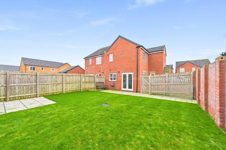 3 bedroom Semi-detached house for sale in Grange View, Winterton, North Lincolnshire, DN15