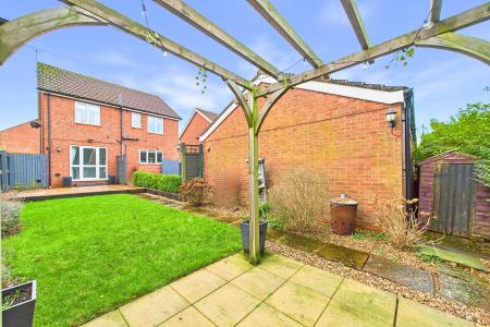 4 bedroom Detached house for sale in Riverbank Rise, Barton-upon-Humber, North Lincolnshire, DN18