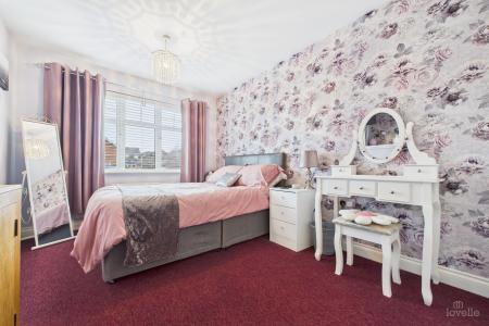 4 bedroom Detached house for sale in Riverbank Rise, Barton-upon-Humber, North Lincolnshire, DN18