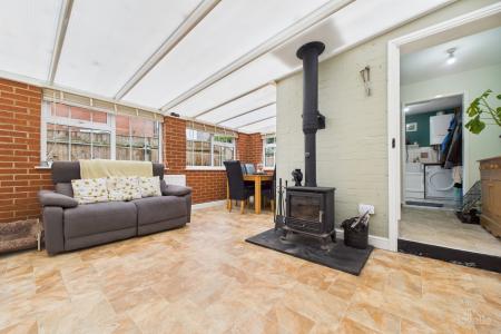 3 bedroom Semi-detached house for sale in Ferry Road, Barrow-upon-Humber, North Lincolnshire, DN19