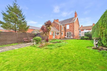 3 bedroom Semi-detached house for sale in Marsh Lane, Barton-upon-Humber, North Lincolnshire, DN18