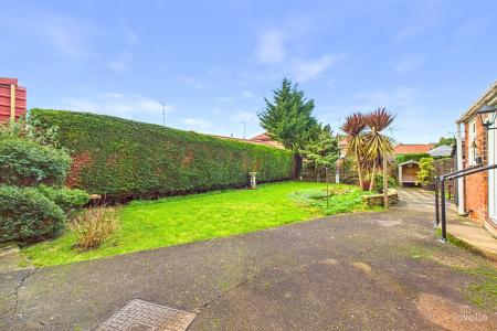 3 bedroom Semi-detached house for sale in Marsh Lane, Barton-upon-Humber, North Lincolnshire, DN18