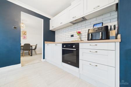 3 bedroom Semi-detached house for sale in Orchard Close, Barton-upon-Humber, North Lincolnshire, DN18