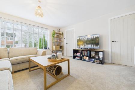 3 bedroom Semi-detached house for sale in Orchard Close, Barton-upon-Humber, North Lincolnshire, DN18