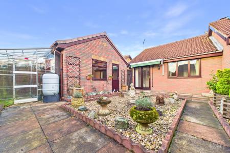 2 bedroom Semi-detached house for sale in Sands Lane, South Ferriby, North Lincolnshire, DN18