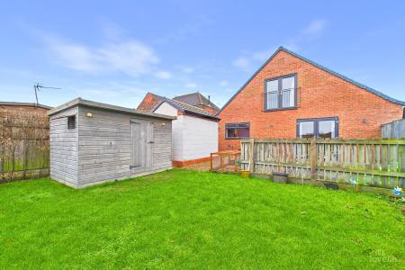 4 bedroom Detached house for sale in Thornton Road, Goxhill, North Lincolnshire, DN19