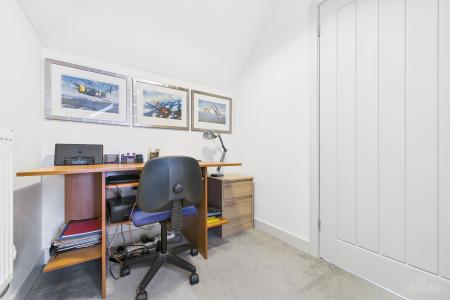 4 bedroom Detached house for sale in Thornton Road, Goxhill, North Lincolnshire, DN19