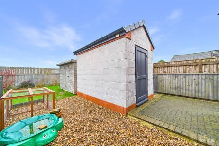 4 bedroom Detached house for sale in Thornton Road, Goxhill, North Lincolnshire, DN19