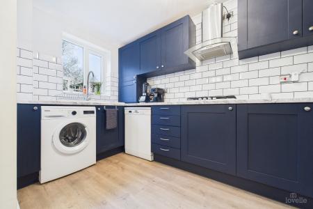 3 bedroom Semi-detached house for sale in Hedgerow Close, Barrow-upon-Humber, North Lincolnshire, DN19