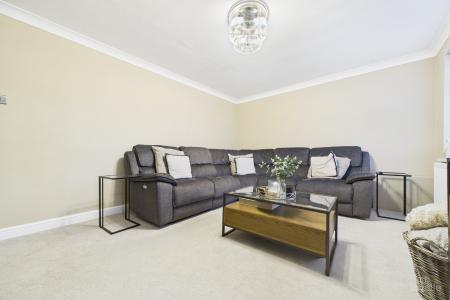 3 bedroom Semi-detached house for sale in Hedgerow Close, Barrow-upon-Humber, North Lincolnshire, DN19