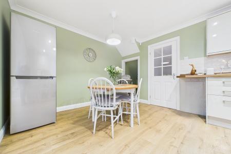 3 bedroom Semi-detached house for sale in Simpson Close, Barrow-upon-Humber, North Lincolnshire, DN19