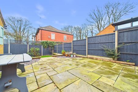 3 bedroom Semi-detached house for sale in Simpson Close, Barrow-upon-Humber, North Lincolnshire, DN19