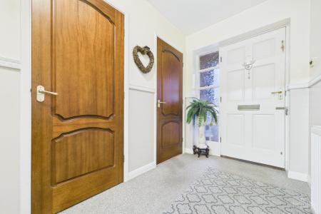 4 bedroom Detached bungalow for sale in Carr Road, Ulceby, North Lincolnshire, DN39