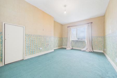 3 bedroom Semi-detached house for sale in Barrow Road, New Holland, North Lincolnshire, DN19