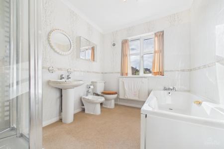 3 bedroom Detached house for sale in Westfield Road, Barton-upon-Humber, North Lincolnshire, DN18