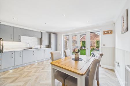 3 bedroom Semi-detached house for sale in Canberra View, Barton-upon-Humber, North Lincolnshire, DN18