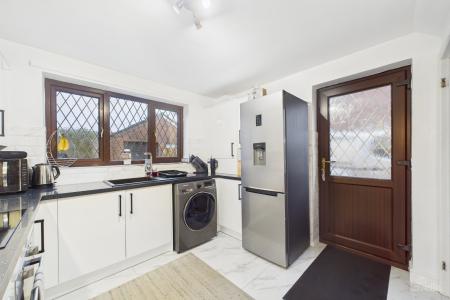 3 bedroom Semi-detached house for sale in Walker Drive, Winterton, North Lincolnshire, DN15