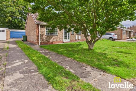 2 bedroom Detached bungalow for sale in Allanson Drive, Cottingham, East Riding of Yorkshire, HU16
